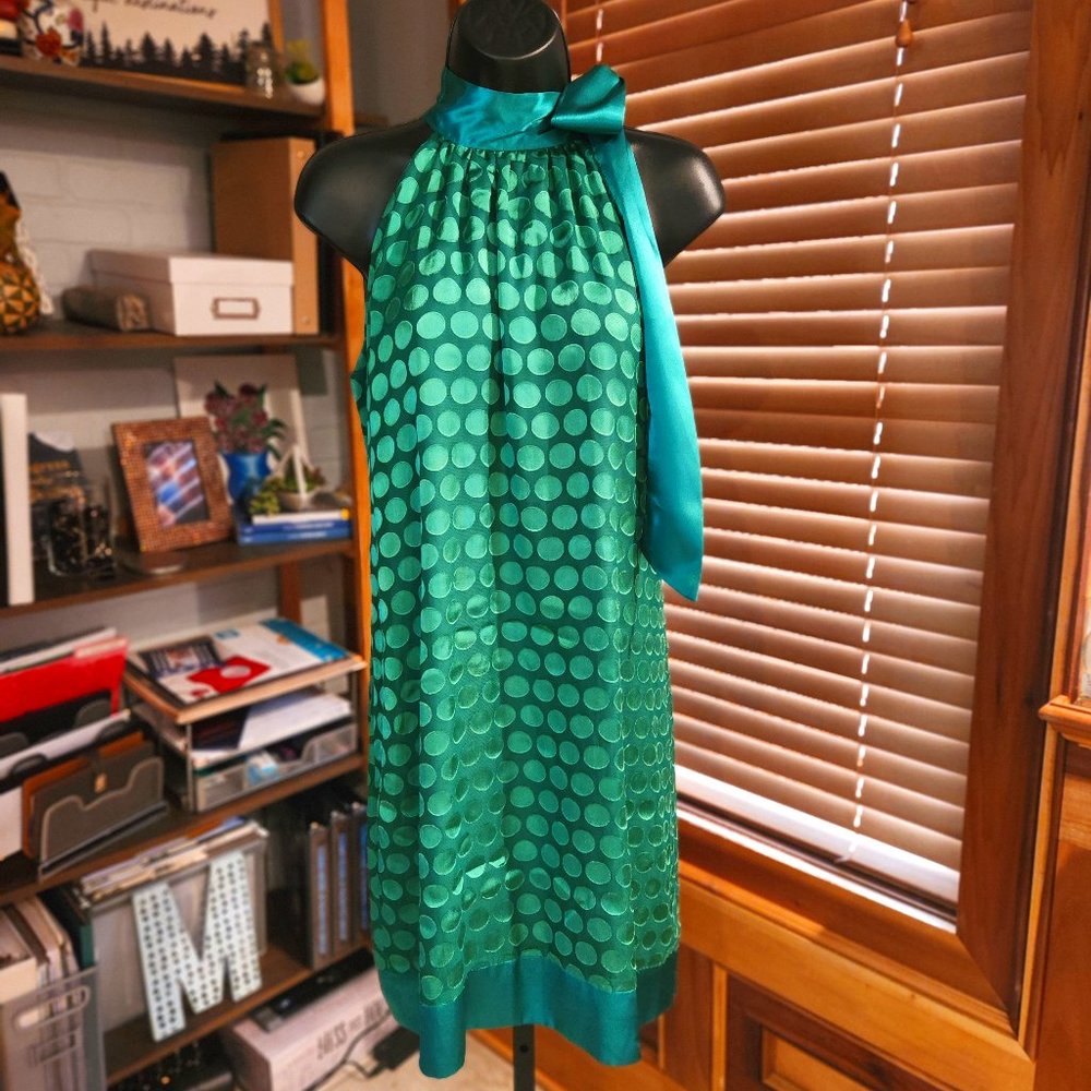 .Gorgeous Kelly Green Monochromatic Polka Dot Halter Dress